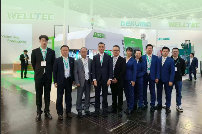 K 2025 完美落幕，華大機(jī)械攜創(chuàng)新技術(shù)贏(yíng)得全球客戶(hù)贊譽(yù)！